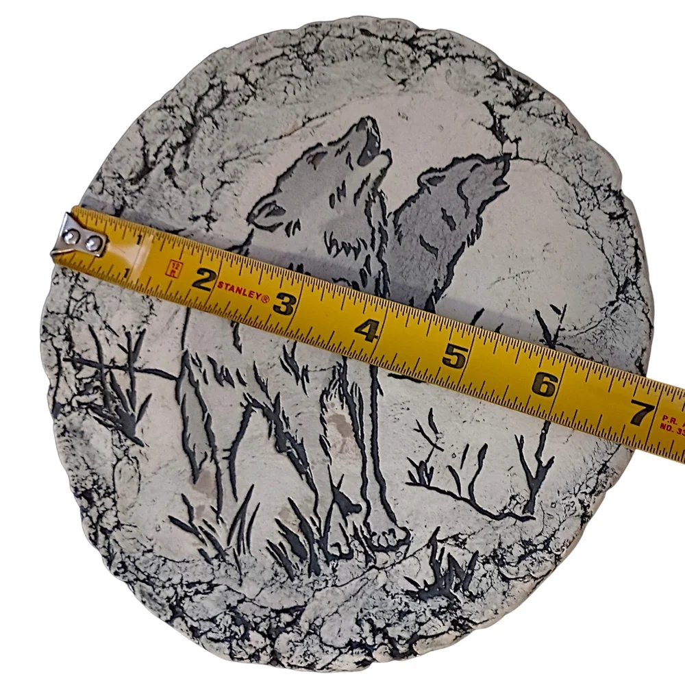 Shapes of Clay Wolf Howling Plaque Decor Round Hand Painted Mt St Helens Ash Vtg
